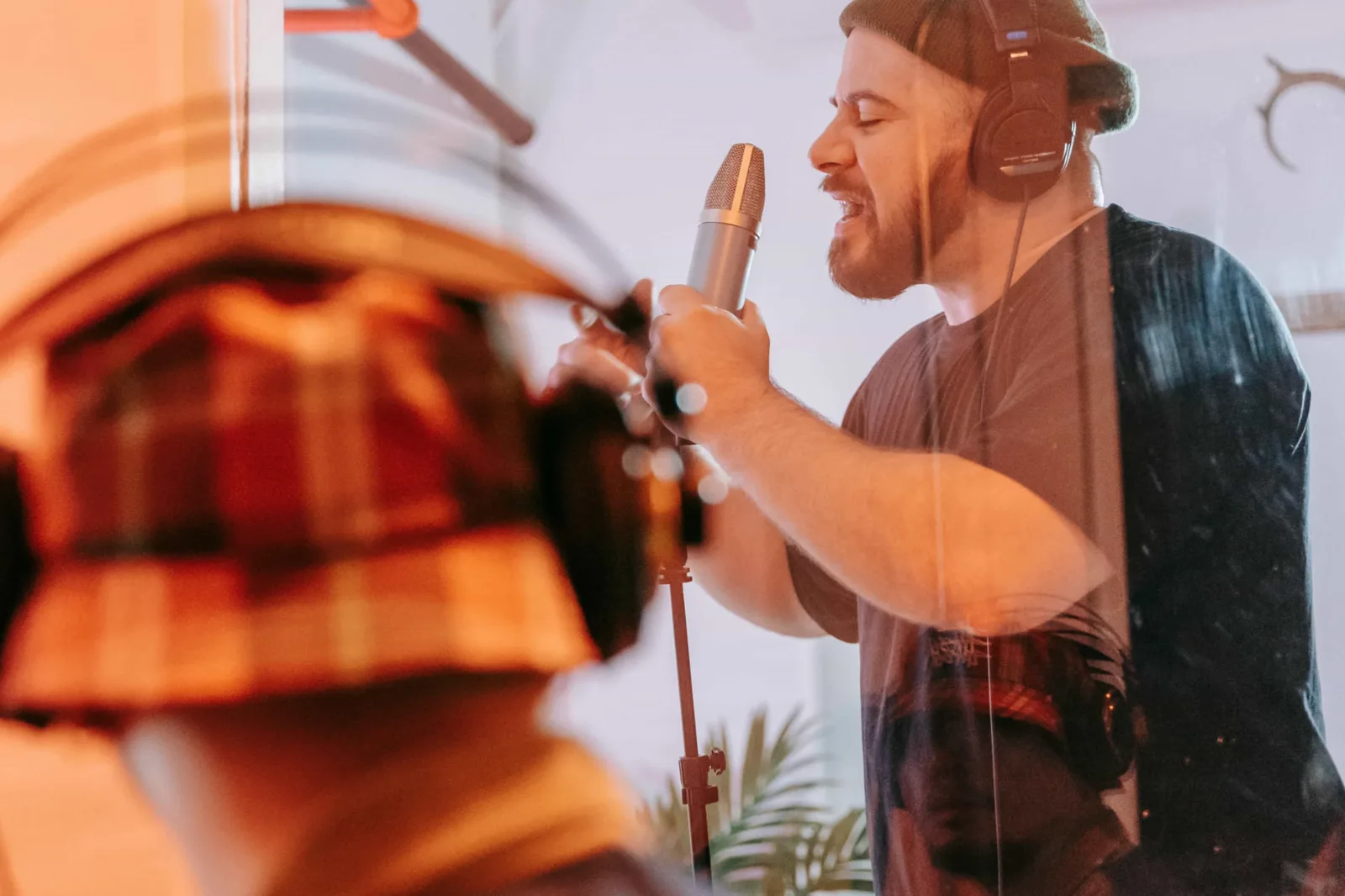Voix enregistrée au micro en studio